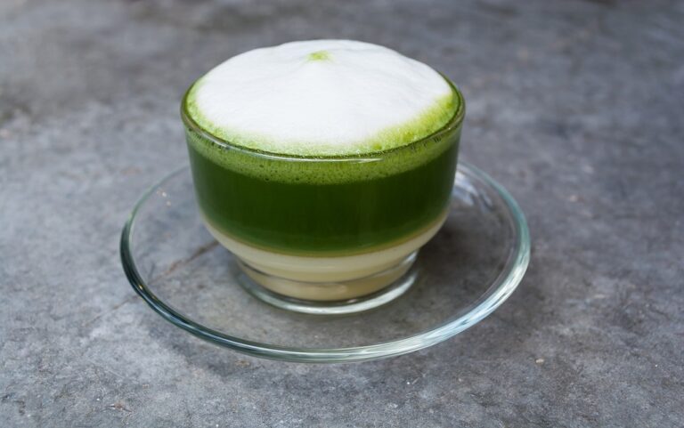 Green Tea and Almond Milk – Perfect Fit To Be Fit!